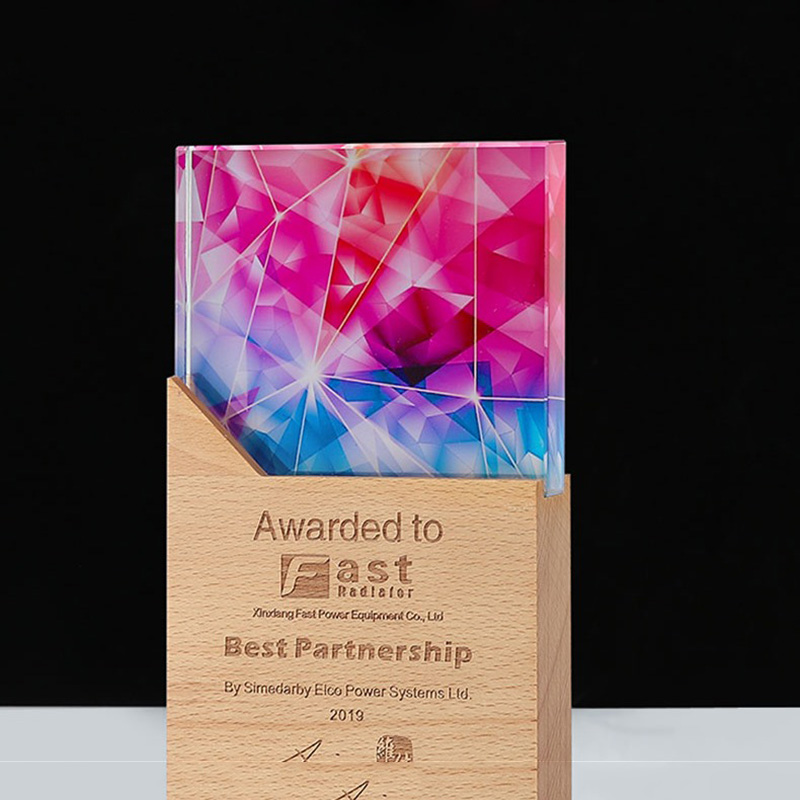 Nouveau design, trophée en boi - Home Decor Logo Design avis et prix